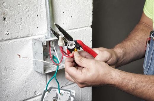 Alicate pelacables Milwaukee 7 en 1