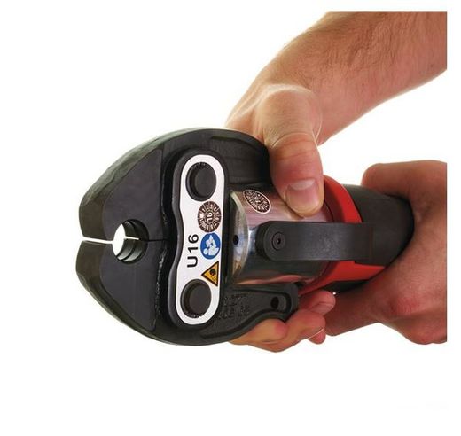 Prensadora hidráulica subcompacta M12 Milwaukee Force Logic HPT-202C U-SET