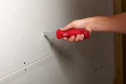Serrucho de mano Milwaukee 150 mm para yeso